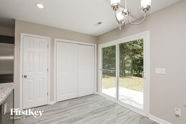 Building Photo - 128 Lismark Dr
