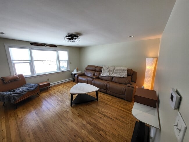 Building Photo - 347 Lake St