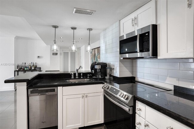 Building Photo - 770 Claughton Island Dr