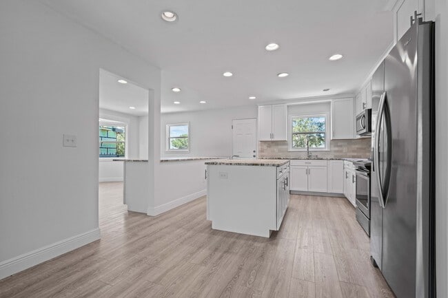 Building Photo - 4857 Hummingbird Trail