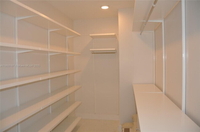 Building Photo - 275 Giralda Ave