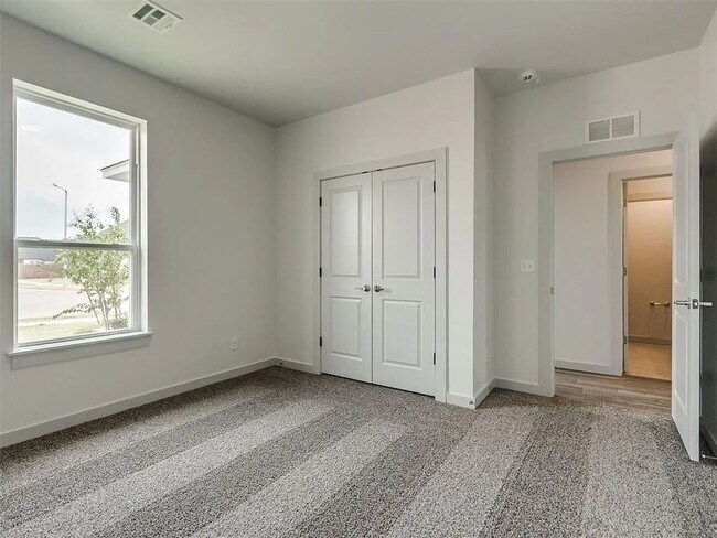 Building Photo - 4601 Olivera St