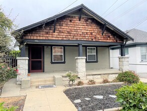 Building Photo - 449