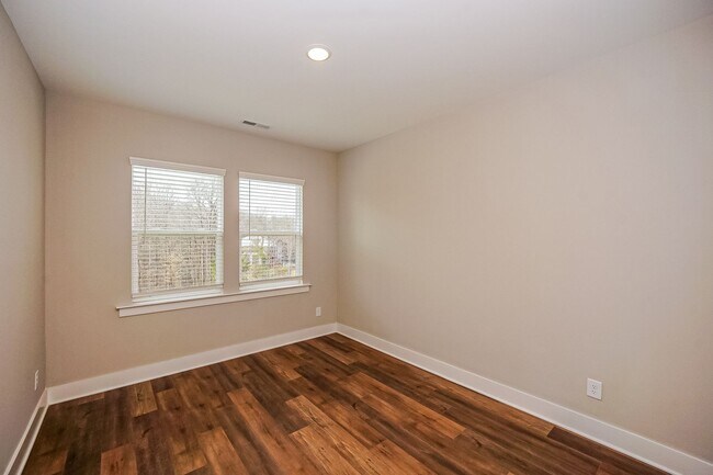 Building Photo - Brand New End-Unit Townhome | 3 BR/2.5BA | 1-Car Garage | Near Downtown Mooresville