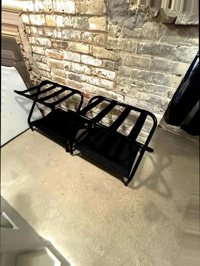 Building Photo - 1011 W Juneau Ave