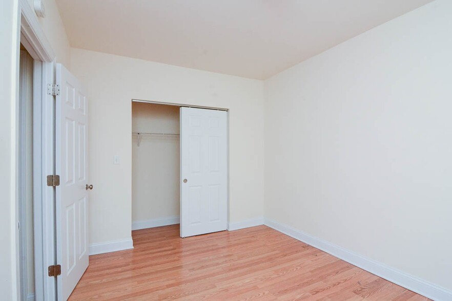 Building Photo - 2600 N Kimball Ave