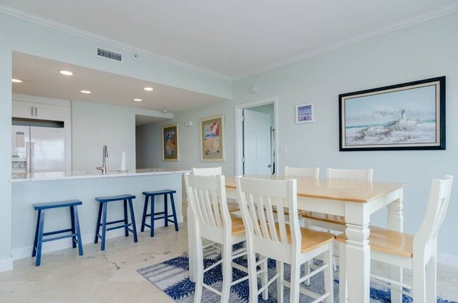 Building Photo - 2400 N Lumina Ave