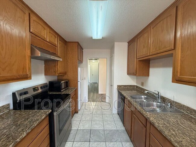 Building Photo - 1462 Snyder St