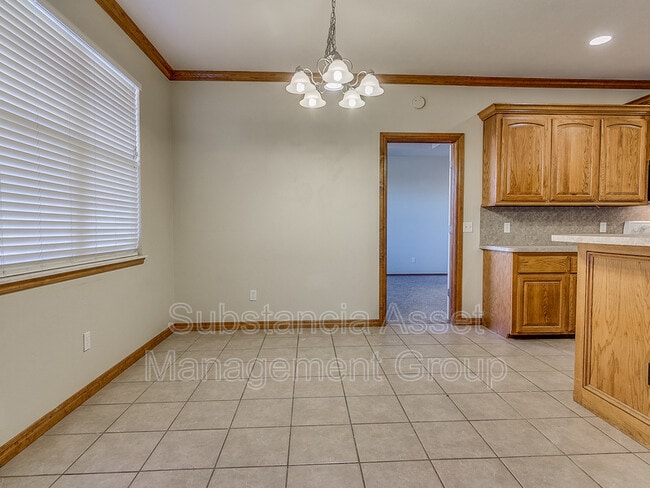 Building Photo - 901 NE 26th Ct