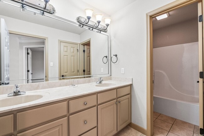 Building Photo - 3005 Mossy Creek Dr