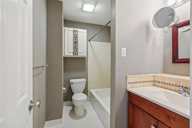 Building Photo - 239 Plimsol Ct