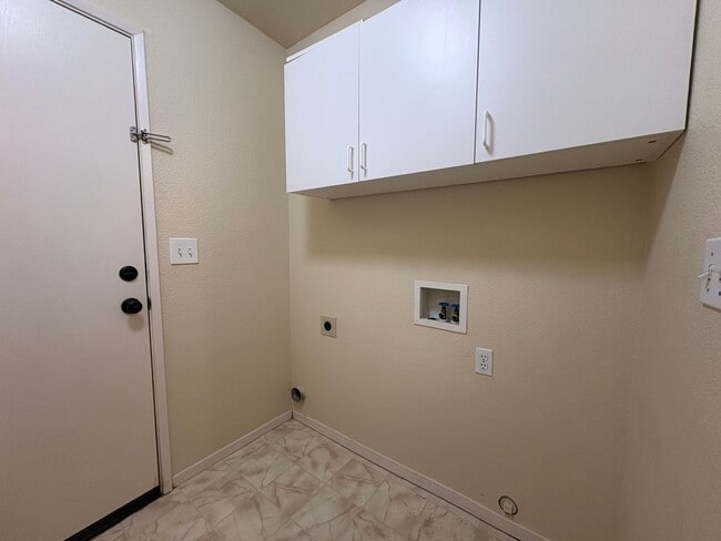 Building Photo - Three Bedroom, Two Bathroom, Single Story Home in Galt