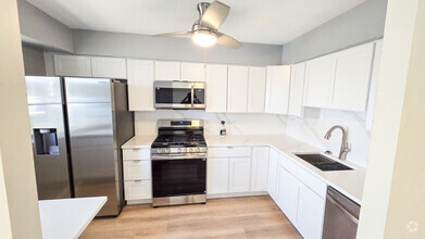 Building Photo - 1590 Alta Dr