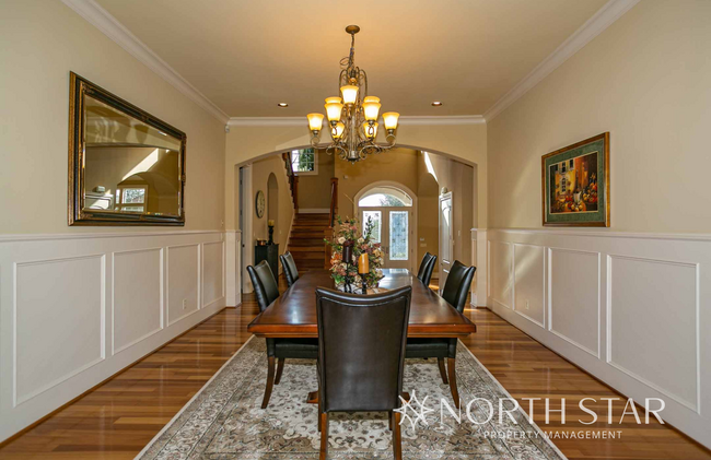 Building Photo - Stunning Home in Hidden Creek