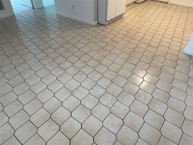 Building Photo - 361 NE 30th St