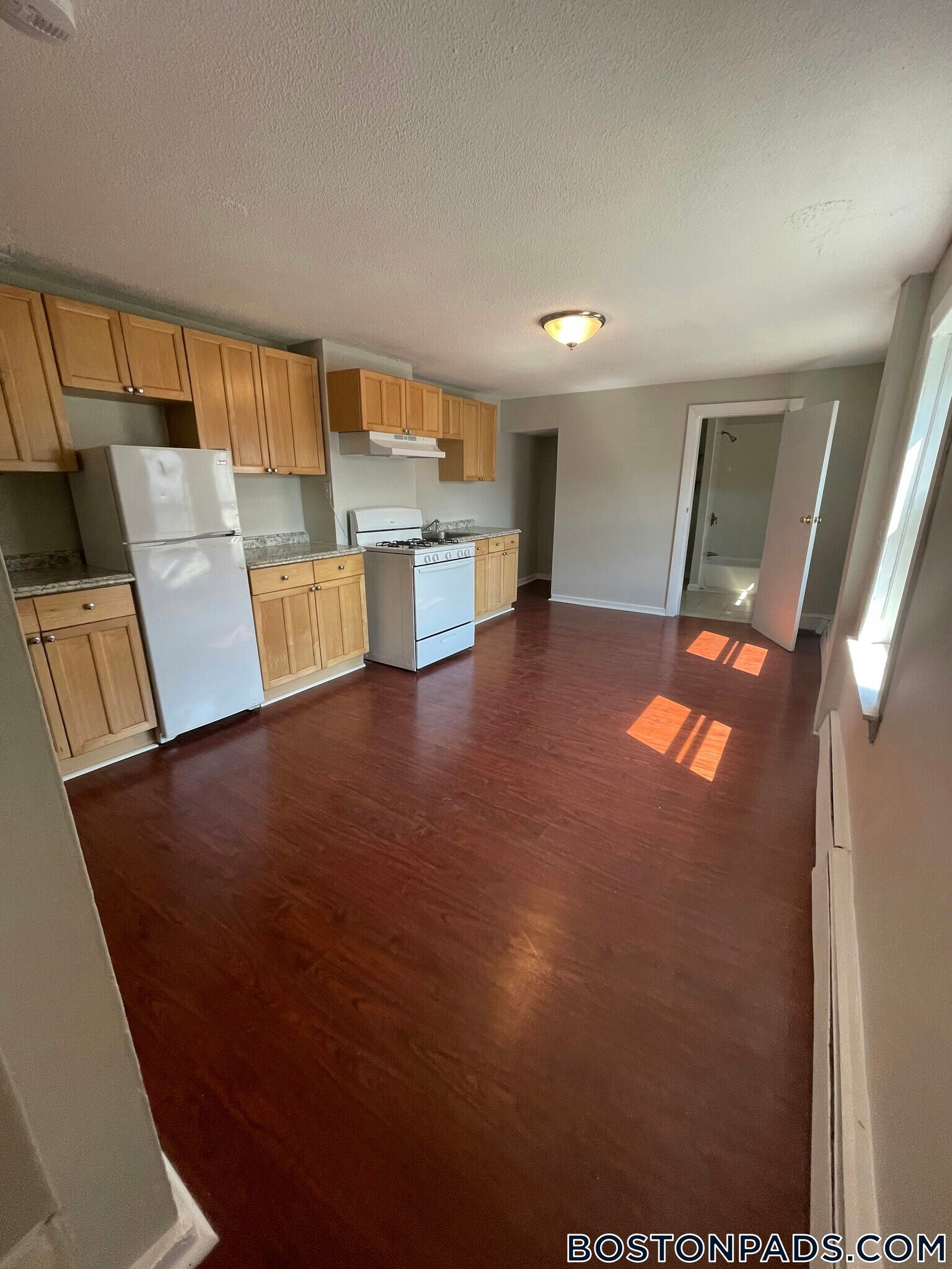 Building Photo - 247 Bennington St