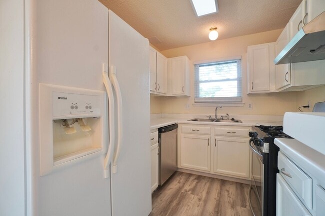Building Photo - 13102 Staton Dr