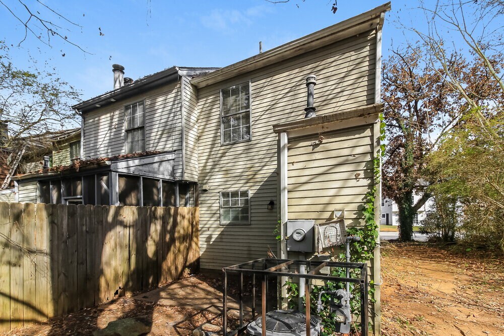 Building Photo - 427 Prince of Wales