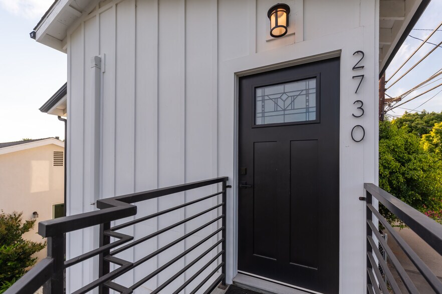 Front Door - 2730 S Barrington Ave