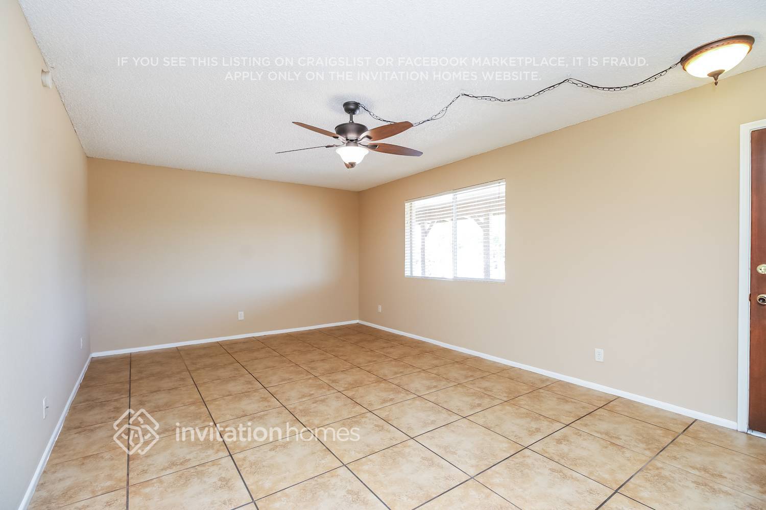 Building Photo - 2463 E Fairbrook St