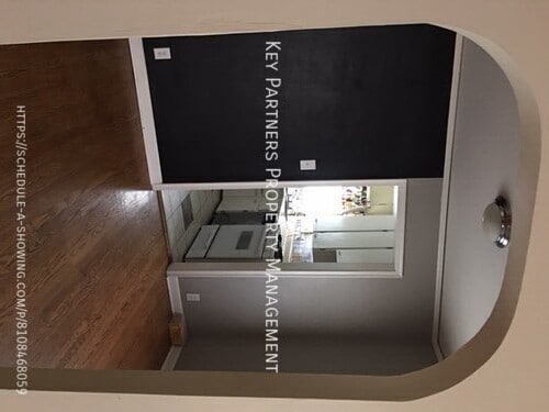 Building Photo - 619 NE 42nd-