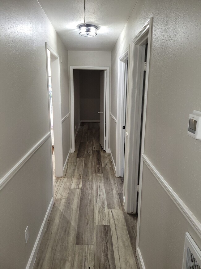 Building Photo - 13923 Ivymount Dr