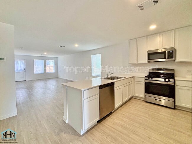 Building Photo - 12931 Kathleen St