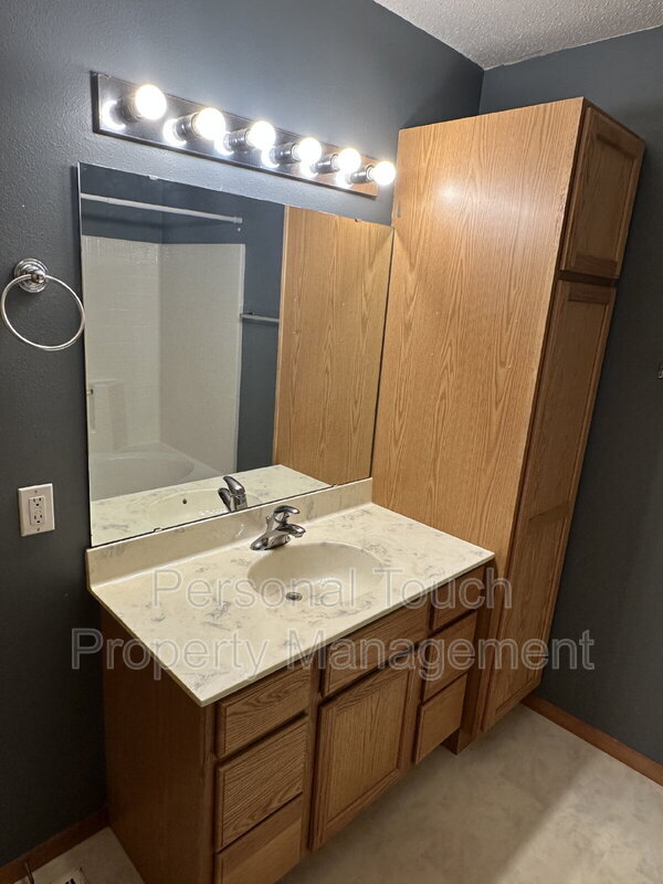 Building Photo - 2571 Amber Valley Ct
