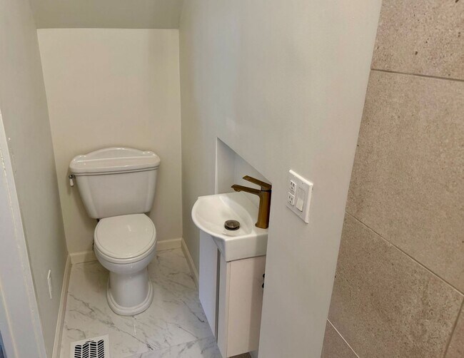 Building Photo - 1914 Golden Gate Ave