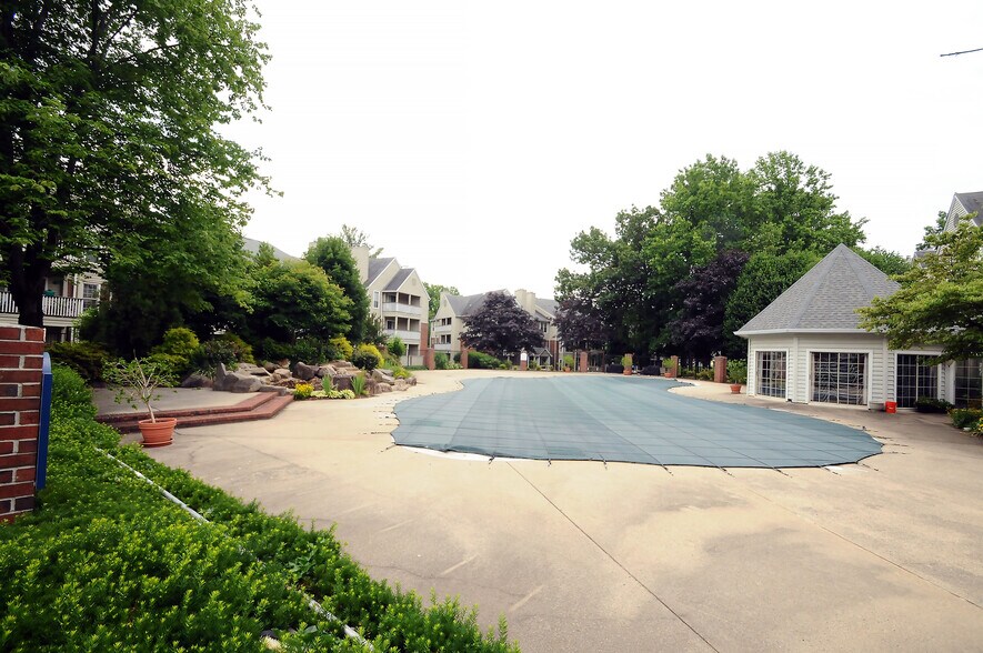 Building Photo - 3903 Penderview Dr