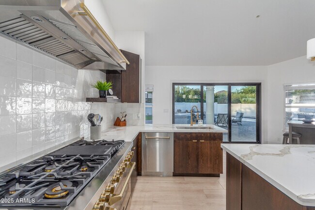 Building Photo - 8156 E Questa Rd