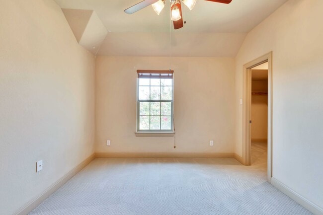 Building Photo - 2500 Speidel Dr