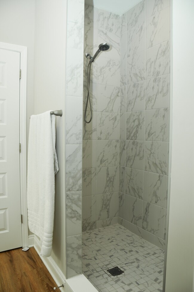 Building Photo - 108 Canvas Ln