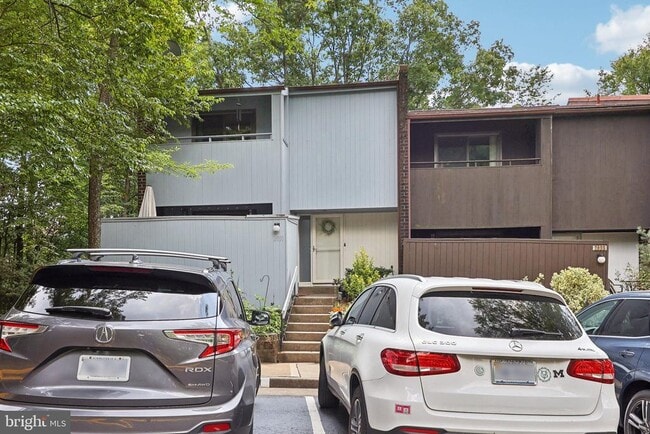 Building Photo - 2031 Approach Ln