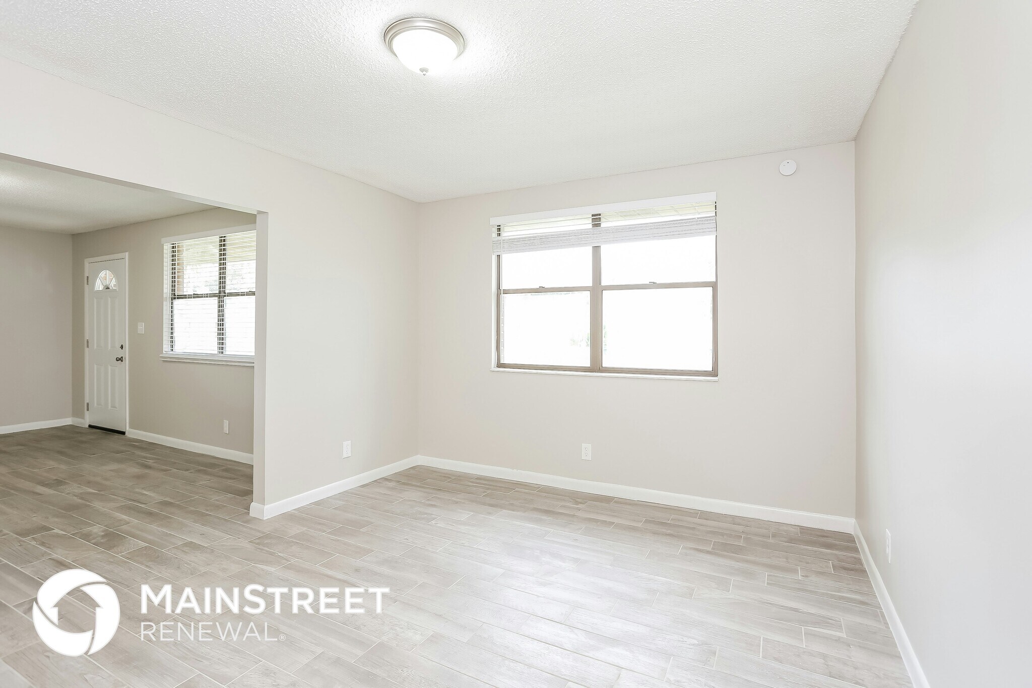 Building Photo - 6775 Rivercrest Dr