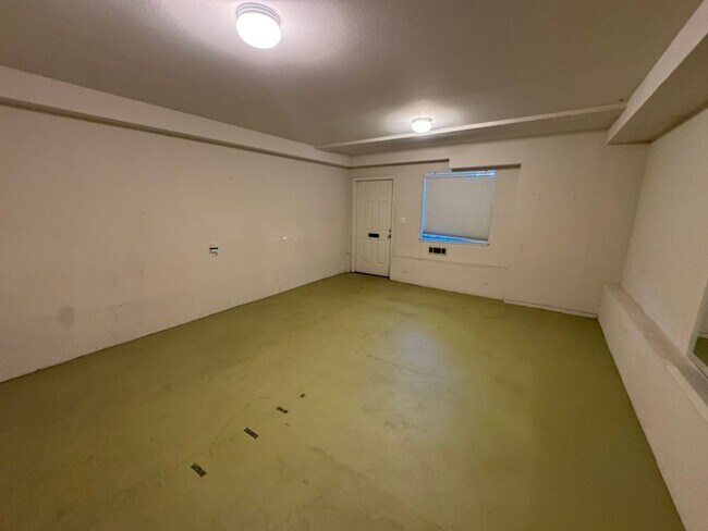 Building Photo - 280 Portola Dr