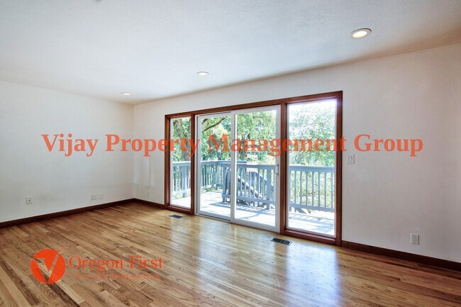Building Photo - 12274 NW Coleman Dr