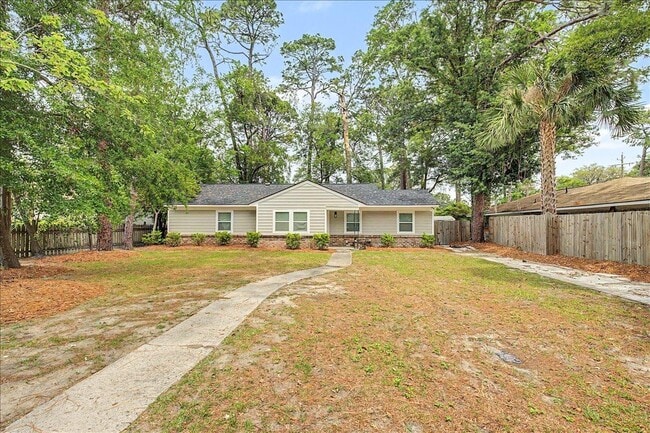 Building Photo - 2204 Mason Dr