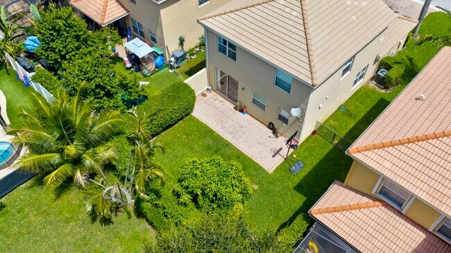 Building Photo - 7630 Topiary Ave