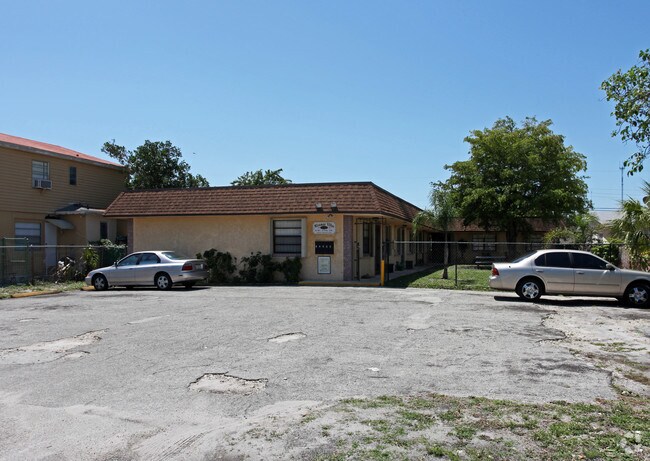 Primary Photo - Miramar Villas