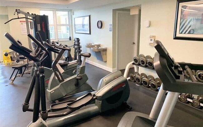 Building Photo - 50 Menores Ave