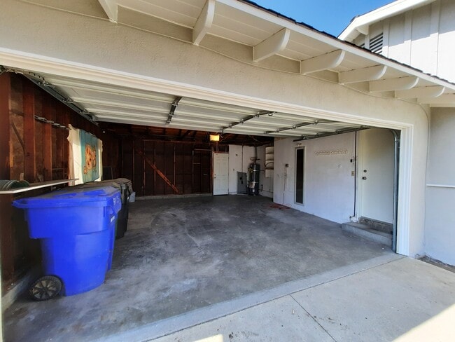 Building Photo - 9135 Arcadia Ave