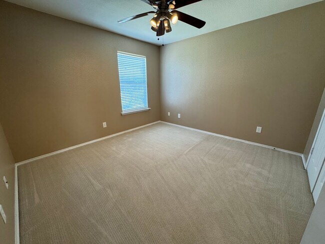 Building Photo - 217 Tepee Dr
