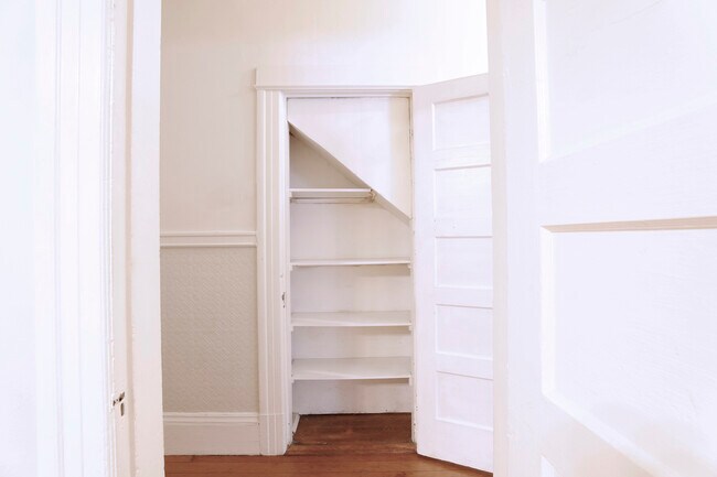 Building Photo - 84a Sanchez St