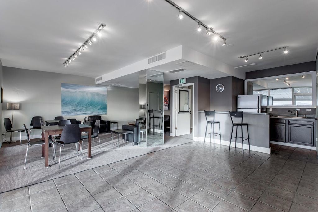 Clubhouse - 790 N Washington St