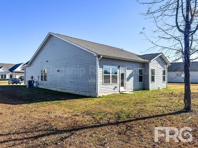 Building Photo - 202 Kenison Way