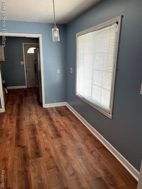 Building Photo - 727 E Madge Ave