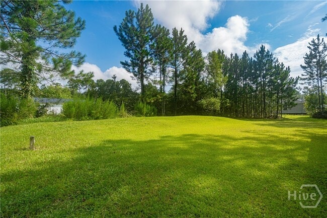 Building Photo - 75 Willow Ln