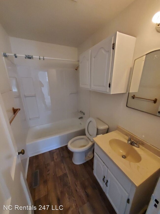 Building Photo - 2 br, 1 bath House - 2313 Maple St