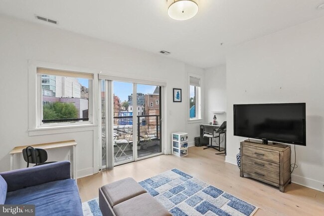 Building Photo - 662 Glick Ct NW